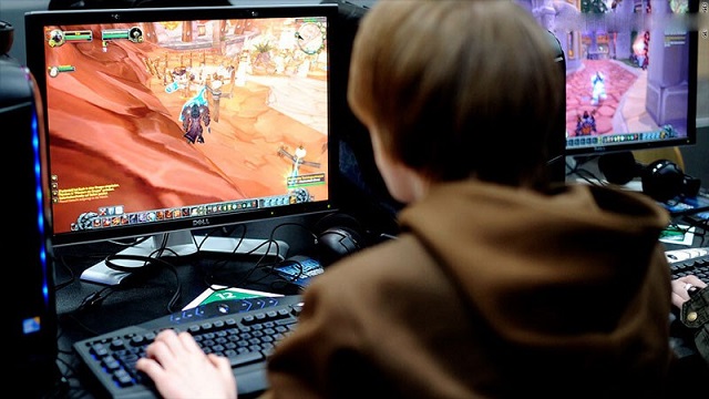 Nên hay không nên chơi game trực tuyến?