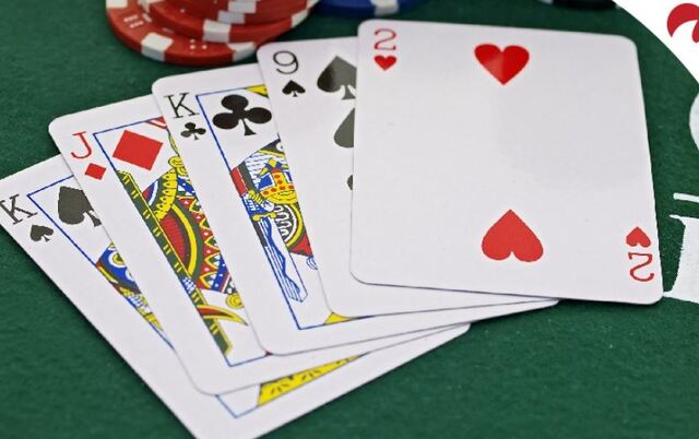 Dùng một khoảng thời gian giống nhau cho mọi quyết định dù bài của bạn mạnh hay yếu