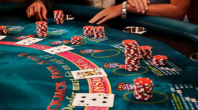 Biết thời điểm chính xác để gấp đôi khi chơi Blackjack