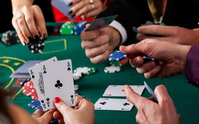 Giải đáp thắc mắc về ván bài Poker