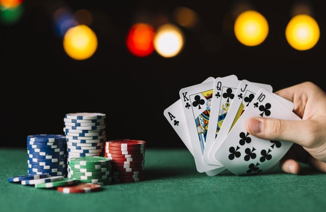 Poker là game bài được yêu thích tại các sới bạc lẫn nhà cái trực tuyến