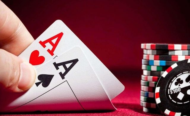 Đánh bài câu cá 4 người chia mấy lá? Mỗi người sẽ nhận 5 lá bài