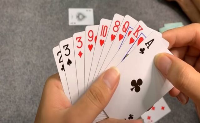 Một trong các cách chơi phỏm hiệu quả là nắm vững các thuật ngữ trong game