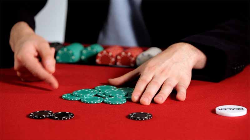 Ante Poker là gì? Giải mã thuật ngữ khiến người chơi dễ nhầm lẫn 