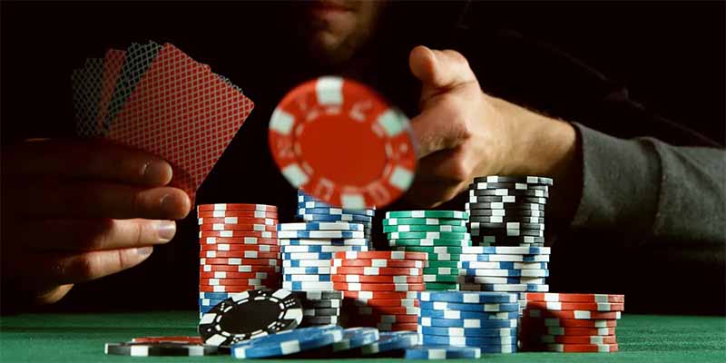 Ante Poker là gì? Giải mã thuật ngữ khiến người chơi dễ nhầm lẫn 
