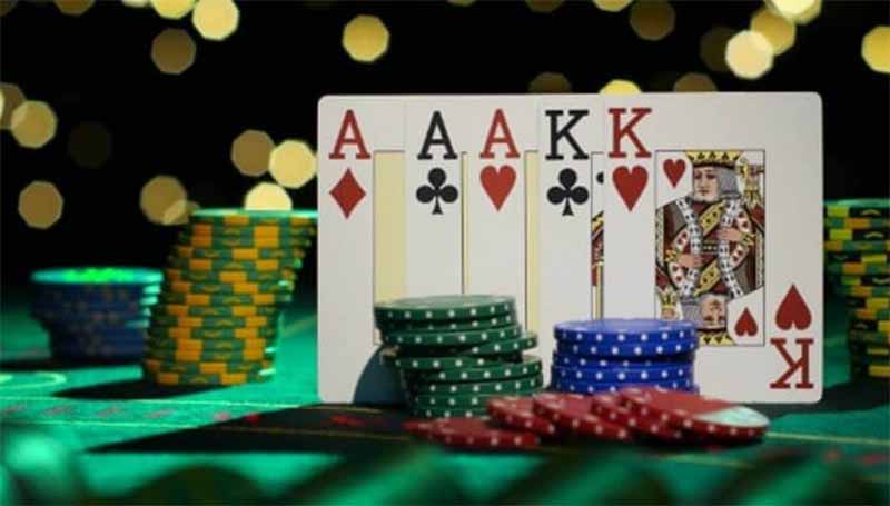 Full House Poker là gì? Giải mã tay bài “vàng” trong giới Poker 