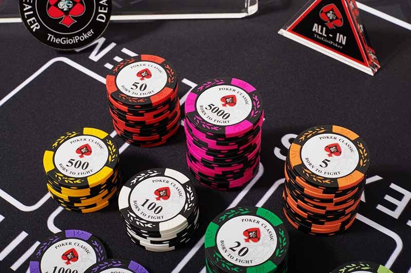 Phỉnh Poker là gì? Giải mã bí ẩn những chip quyền lực trên bàn cược 