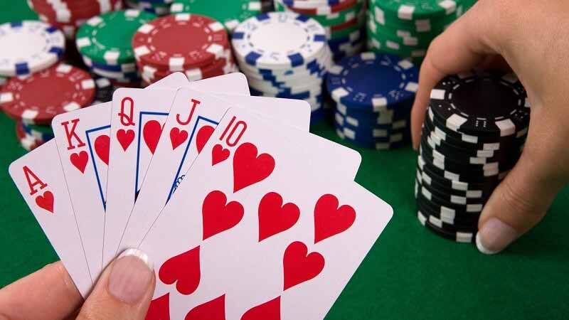 Tay bài Thùng trong Poker là gì? Khái niệm, cách xác định và mẹo chiến thắng