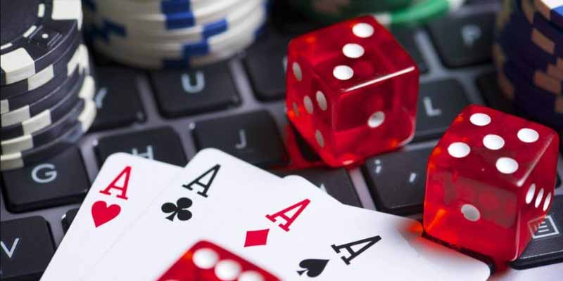 Ù đền là gì? Giải mã khái niệm quan trọng trong luật chơi Phỏm 