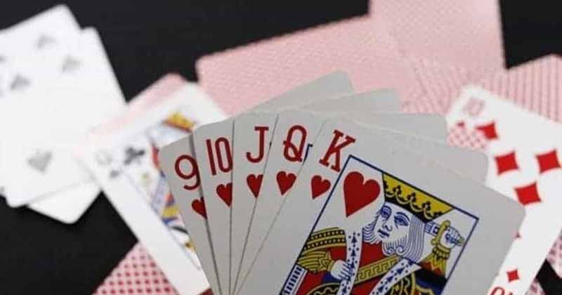 Đánh Phỏm là gì? Từ luật cơ bản đến chiến thuật cao thủ 