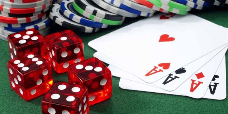 Hạ Phỏm là gì? Giải mã chi tiết thuật ngữ cực kỳ quan trọng trong bài phỏm 