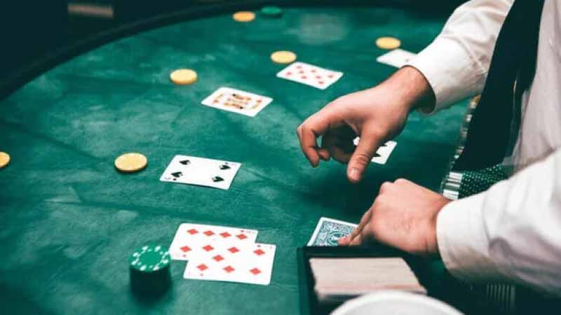 3 tiên với liêng cái nào mạnh hơn? Hướng dẫn phân định thắng thua chuẩn nhất 