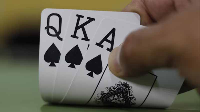 Luật liêng có chơi QKA không? Bật mí quy tắc chuẩn và những hiểu lầm phổ biến 