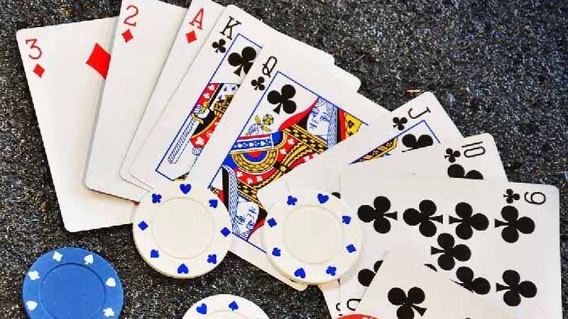 Bài Tiến Lên bao nhiêu lá? Cách chơi, cách chia bài và luật chi tiết cho người mới