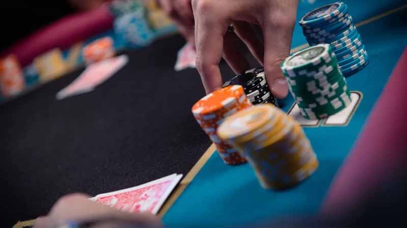 So sánh liêng và sáp: Giải mã tay bài mạnh – yếu trong luật chơi liêng