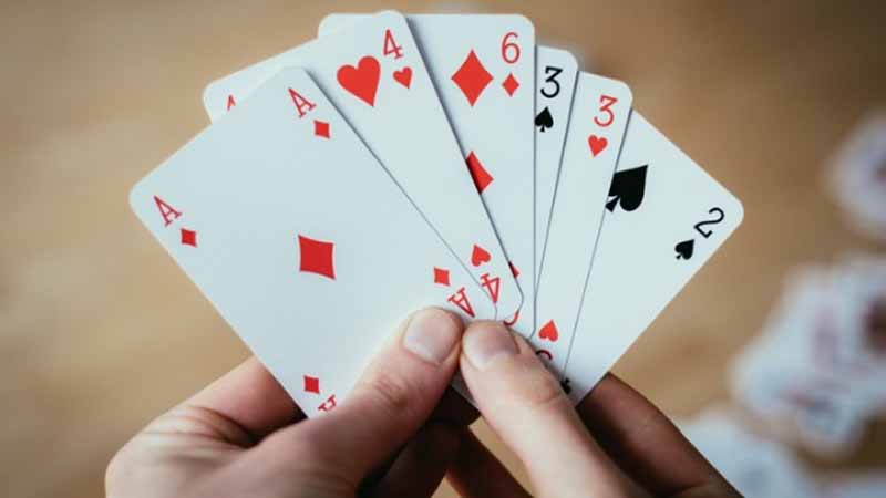 Đánh bài bị phạt bao nhiêu? Mức xử phạt mới nhất cần biết 