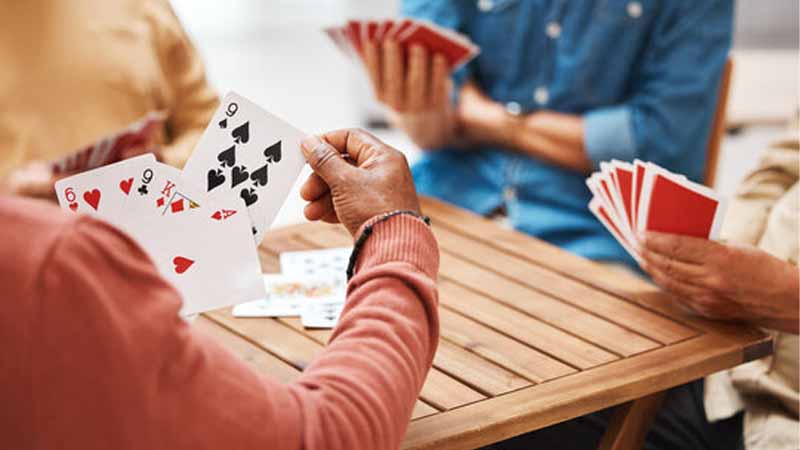 Đánh bài giải trí có bị phạt không? Quy định mới nhất 2026