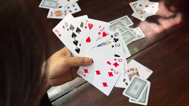 Đánh bài không ăn tiền có bị phạt không? Giải đáp rõ ràng 