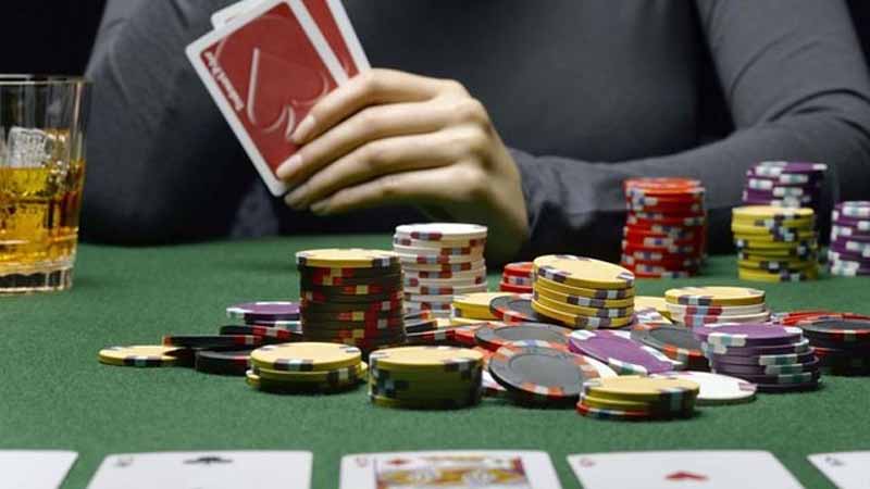 Thuật ngữ bài Tú Lơ Khơ từ A–Z: Hiểu đúng để không bị bắt bài 